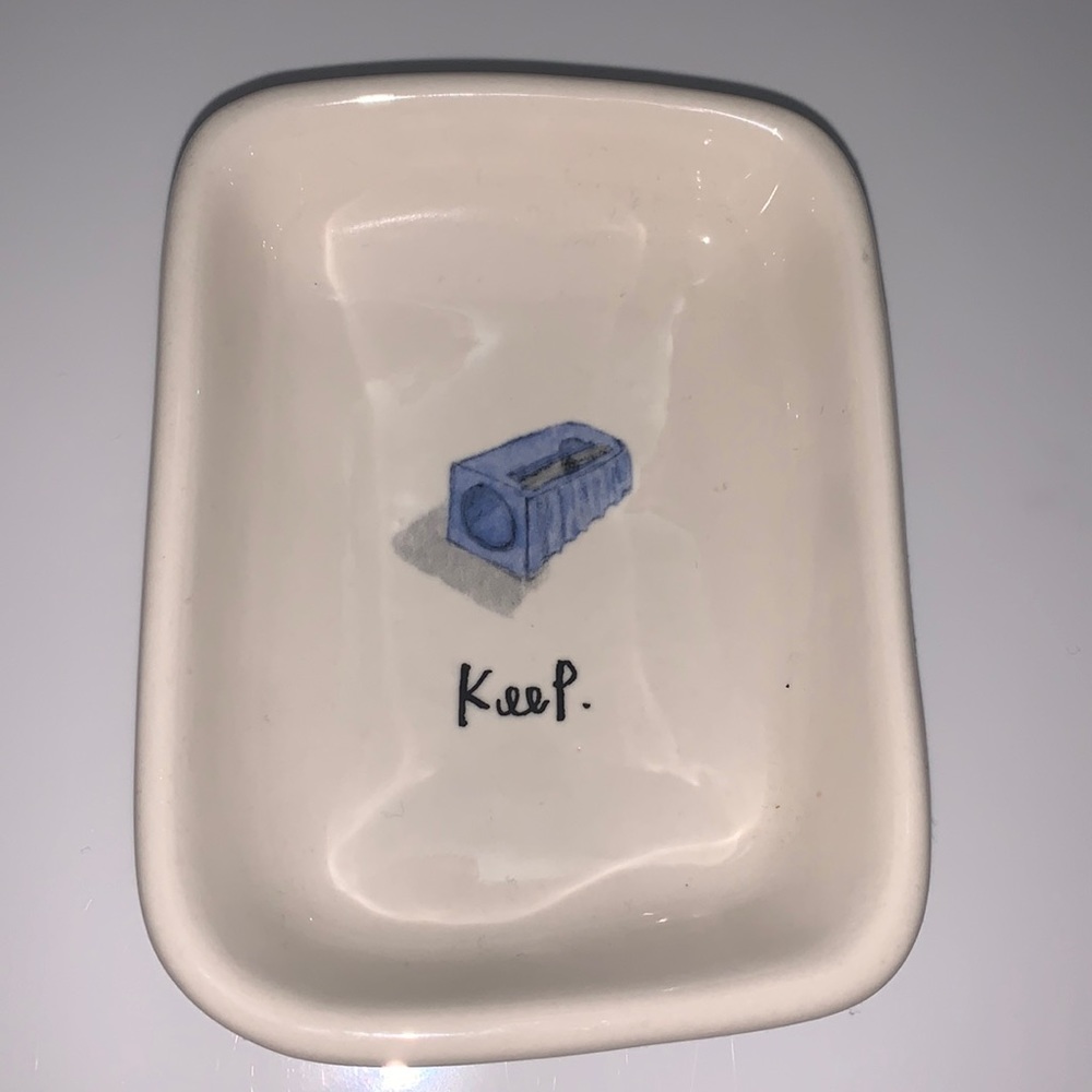 Rae Dunn ‘keep’ shallow dish holder